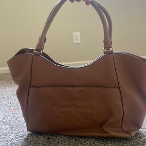 Tory Burch Tote! Large perfect for work, school or casual use!